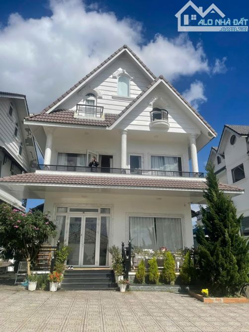 Bán Villa Hẻm ô tô lớn đường Mai Anh Đào, Phường 8, Đà Lạt - 1