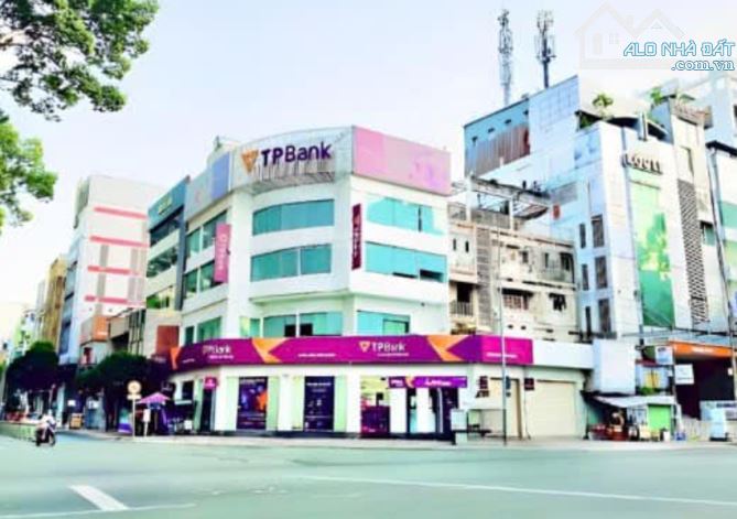 Góc 2MT 456 Nguyễn Thị Minh Khai - Cao Thắng, Q3. Dt: 15x22m, Kc: trệt 3 lầu. Gía: 400tr - 1