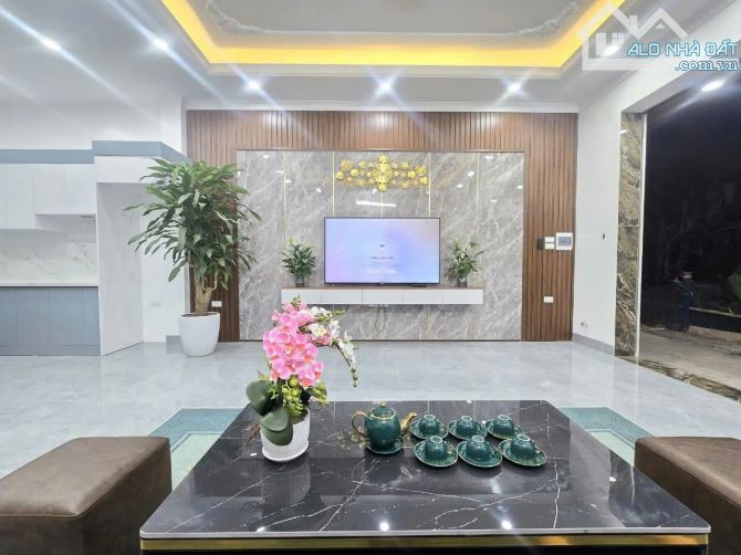 SIÊU HIẾM!!!NỘI AM - THANH TRÌ - LÔ GÓC 3 THOÁNG - ÔTÔ QUA - FULL NỘI THẤT - 40M2 - 4,5 TỶ - 1