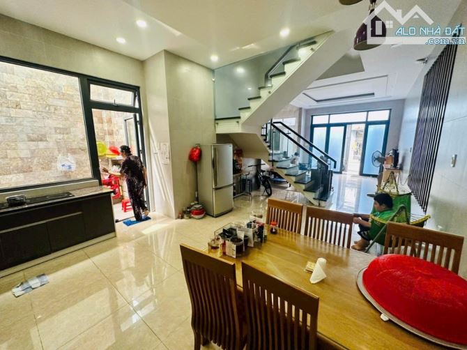 Bán CHDV Hoàng Diệu 2, Linh Chiểu, 145m2 , ngang 5m, 4 tầng hòa công, chỉ 13 tỷ 98 - 2