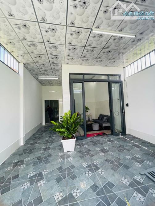 Bán gấp căn nhà 99m2, Ngay Thị Xã Trảng Bàng, SHR, Giá 710 Triệu. - 2
