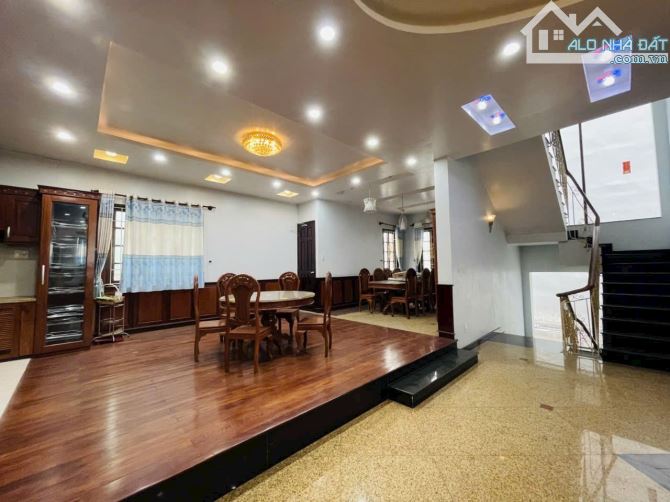 Bán Biệt Thự Đường 2B View Công Viên - 270m² ( 14 x 20 ) 4 Tầng 12PN - 2