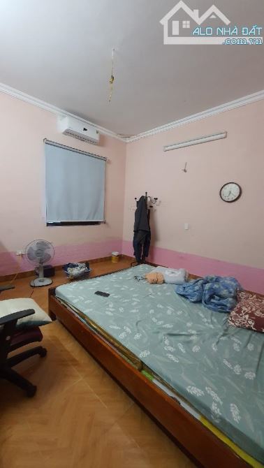 Bán 2 căn nhà 3 tầng cũ, riêng biệt, sổ đỏ 59m2, trung tâm quận Đống Đa, chỉ 10 tỷ - 2