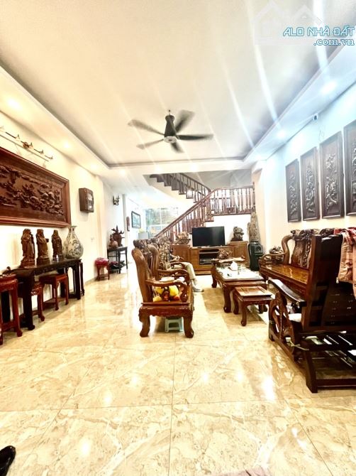 Bán nhà tam Trinh _ yên sở  46 m / 4 tầng / giá chào 5, 9 tỷ - 2