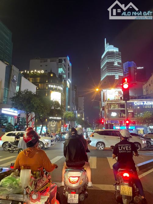 BÁN NHÀ MẶT TIỀN HAI BÀ TRƯNG NGANG 8M ĐỐI DIỆN PARK HYATT - GIẢM SÂU 70 TỶ - 2