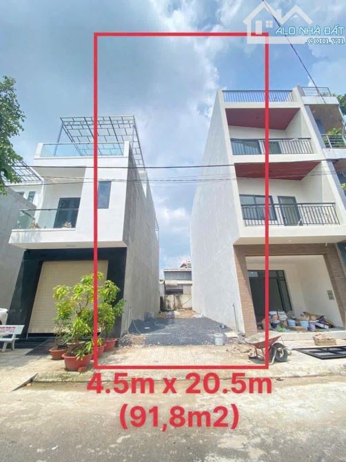 Giá gấp 2,5 tỷ. Bán đất tái định cư Tam Hiệp ngay nhà hàng Kim Center. 4,5x20,5m. Đường 7m - 3