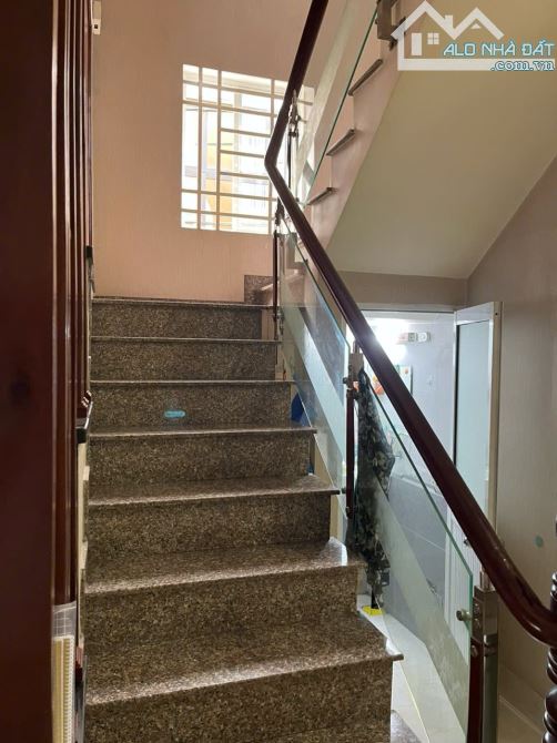 8 TỶ990 -BÁN NHÀ MỚI 3 LẦU , đg 8m .gần hoàng diệu 2 , p. linh trung , tp. thủ đức. - 5