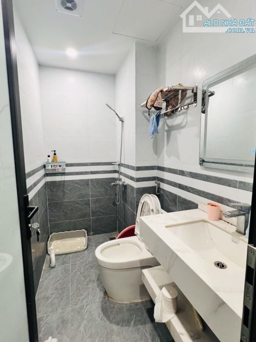 Hơn 13 Tỷ Nhà Cầu Giấy Ngõ Oto Thông DT 40M 5 Tầng Vị Trí Gần Phố Vừa Ở Vừa Kinh Doanh Tốt - 5