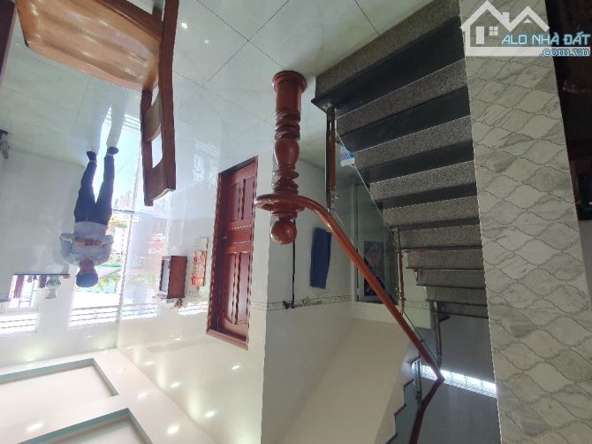 Ngôi Nhà 3 Tầng 192m2 ngang 6m Rộng Rãi – Vừa Ở Vừa Kinh Doanh Văn Phòng - nhỉnh  7 tỷ - 9