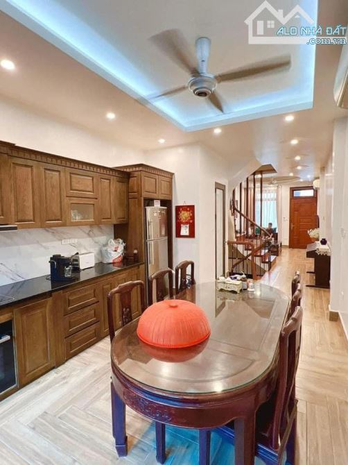 bán nhà mặt ngõ Kim Giang 82.3m 5tầng, ô tô tránh kd, giá 22.3 tỷ