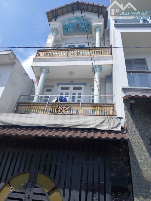 BÁN NHÀ HUỲNH THỊ HAI QUẬN12, 60M2 - 4TẦNG - HẺM XE HƠI THÔNG, CHỈ 4.9 TỶ