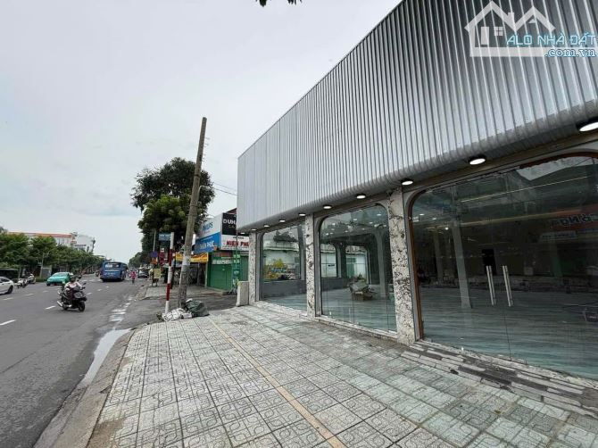 Bán mặt bằng kinh doanh góc 2 mặt tiền đường Quang Trung Quận Gò Vấp TP HCM, DT: 11x36m.