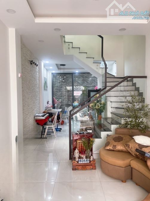 NHÀ MỚI ĐẸP Ở LIỀN - TÂY THẠNH - TÂN PHÚ - 52M2 - 3TẦNG,3PN - KO LỘ GIỚI - 5,7 TỶ.