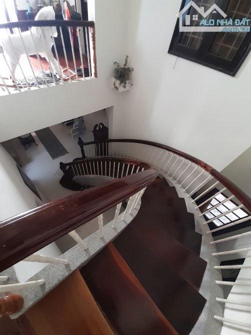 Bán nhà mặt tiền đường Tô Hiến Thành, chiều ngang 24 mét Phường Tân Lập - Nha Trang.