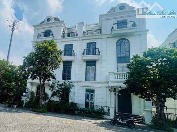 BÁN BIỆT THỰ VIP 216m2, 4 tầng, tại ELEGANT PARK Thạch Bàn, Long Biên, 89tỷ.