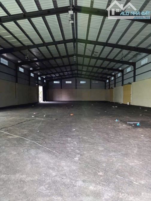 Cho thuê kho 1.000m2. Sạch chuẩn làm kho logistics. Quận Tân Bình