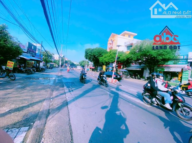 Cần cho thuê vp show rom , mt Nguyễn ái quốc giá 40trieu