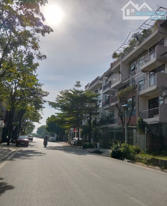 Biệt thự Foresa Xuân Phương 118.1m2- 5T, Lô góc, giá 24.99 tỷ