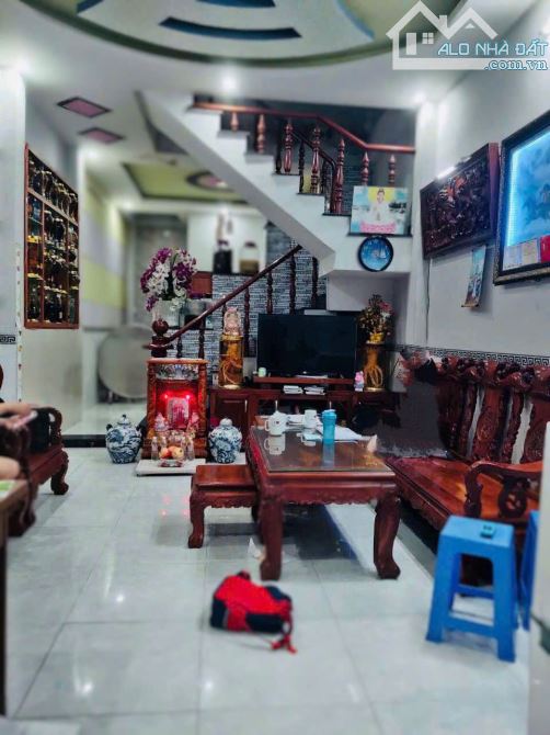 BÁN NHÀ HUỲNH THỊ HAI QUẬN12, 60M2 - 4TẦNG - HẺM XE HƠI THÔNG, CHỈ 4.9 TỶ - 1