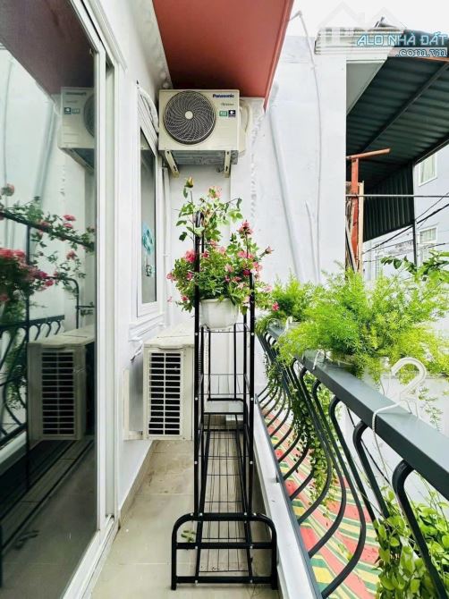 Nhà hẻm 102 Hồ Biểu Chánh 1T1L2L sau lưng trường ThCS Đoàn Thị Điểm, dt: 55m2 / giá 3tỷ050 - 15