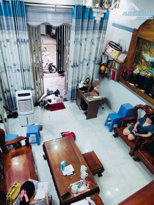 BÁN NHÀ HUỲNH THỊ HAI QUẬN12, 60M2 - 4TẦNG - HẺM XE HƠI THÔNG, CHỈ 4.9 TỶ - 2