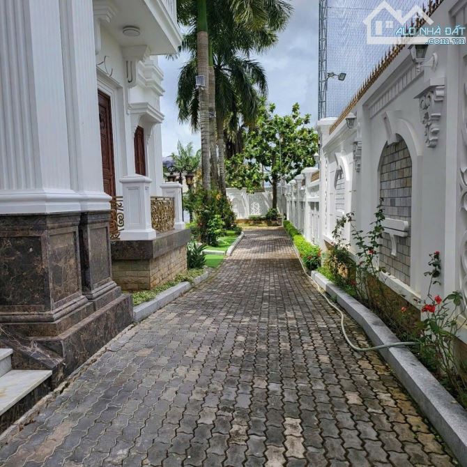 Biệt thự thiết kế phong cách châu âu nội thất cao cấp đường Trần Văn Giàu dt 20x80 - 3