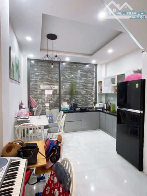 NHÀ MỚI ĐẸP Ở LIỀN - TÂY THẠNH - TÂN PHÚ - 52M2 - 3TẦNG,3PN - KO LỘ GIỚI - 5,7 TỶ. - 3