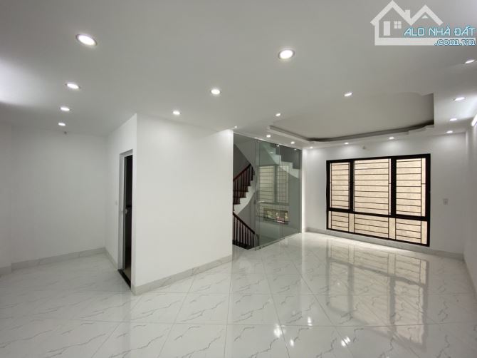 NHÀ ĐẸP Ở LUÔN-THIẾT KẾ HIỆN ĐẠI-LÔ GÓC-HÀNG XÓM TOÀN CÔNG CHỨC-DÂN TRÍ CAO-GIÁ RẺ - 3