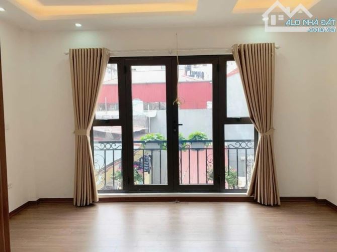 SIÊU ĐẸP - HOÀNG MAI - 42/45M2 - TRUNG TÂM - GẦN PHỐ - Ô TÔ GẦN - FULL TIỆN ÍCH - 9,5 TỶ. - 3