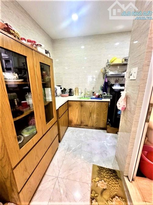 BÁN CĂN HỘ CHUNG CƯ P. TÂN ĐỊNH QUẬN 1, KHU NHÀ GIÀU, 50M2 2PN NỘI THẤT XỊN, SỔ HỒNG 2.5TỶ - 3