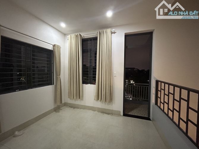 🆘️ ĐẸP MÊ: 4,9 tỷ, 110m2 ngang 6m, Nhà 3 Tầng MT Tôn Đản (kẹp kiệt), sát ngã 4 Lê Trọng T - 4