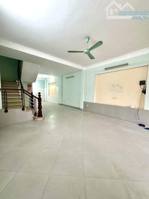 Nhà nguyên căn phố Ngọc Thuỵ ô tô tránh gần 100m2 với 6 phòng-5 tầng cho thuê 20tr/tháng - 5