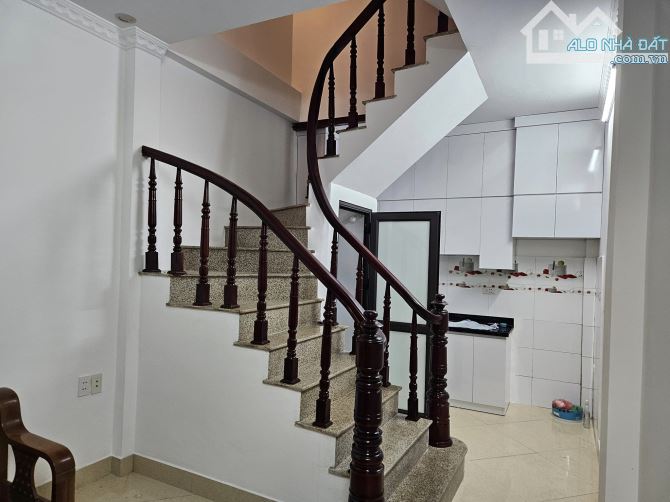 Nhà đẹp ngõ 559 Kim Ngưu, 32m2, 5 tầng, sổ riêng, 5.5 tỷ - 8