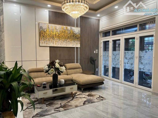 Biệt thự VIP 86B4 Võ Thị Sáu, Phường Tân Định, Quận 1, Giá 29 Tỷ - 6,5x18m, 4 lầu