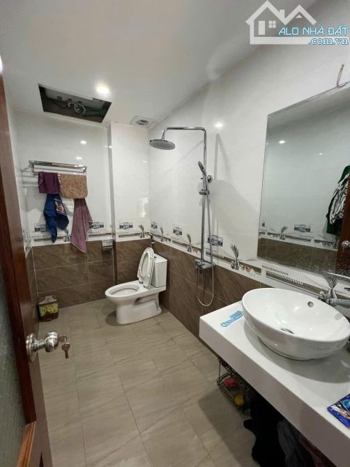 Chính Chủ Bán Lại Nhà 5 Tầng 30m2 Mặt Ngõ Liên Xã Ngay Gần QL6 - 1