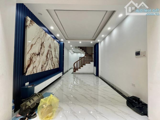 Bán nhà đẹp ở ngày Bùi Xương Trạch, Thanh Xuân. Sổ A4 40m, 4 tầng 4 ngủ, MT3m5 Giá 7.5 tỷ - 1