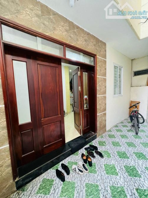 Bán nhà Xuân Đỉnh. DT40m, 5 tầng, MT5m8 Giá 5.7 tỷ. Ô tô đỗ cổng 2 thoáng - 1