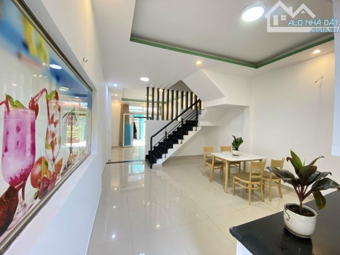 Nhà Đẹp Thống Nhất, Gò Vấp - Hẻm Rộng, Oto Vào Tận Nhà (56m², 4.4x13) - Giá Hơn 4 Tỷ - 1