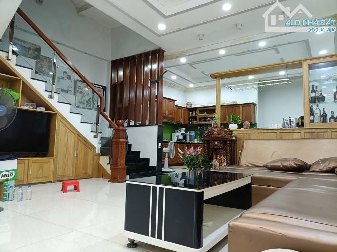 Cần tiền bán gấp nhà mới rất đẹp 95m2, 3 tầng, Lê Văn Thịnh, Quận 2, giá đầu tư - 1