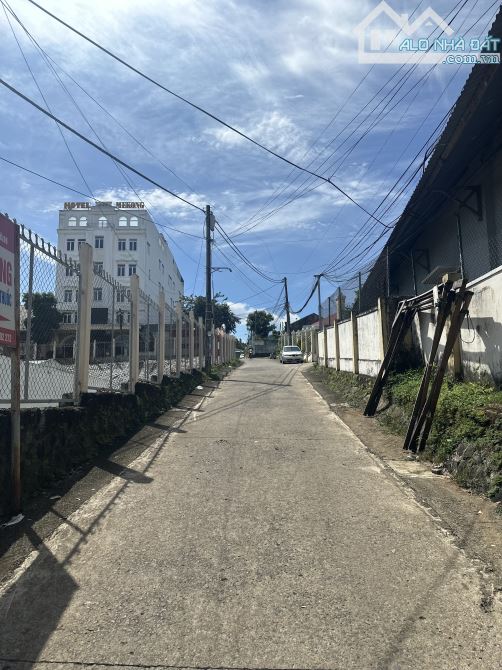 Bán đất tặng nhà cấp 4 hẻm Lê Duẩn, cách KS Mường Thanh chỉ 400m - 2