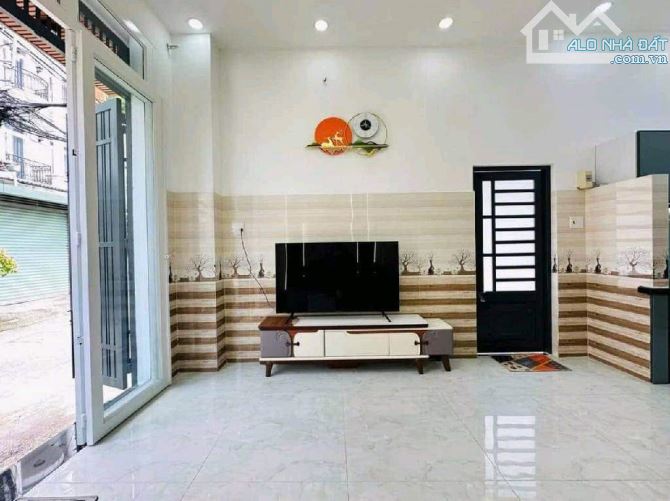 Nhà Q3 siêu đẹp đã được lên sóng đây nhanh tay sỡ hữu ngay nào. DT 42m² HĐT 14tr/tháng - 2