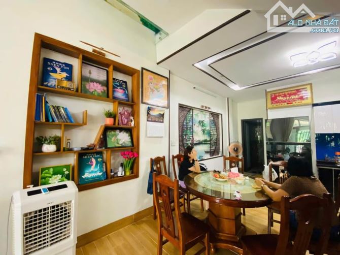 “HIẾM” - CHÍNH CHỦ HẠ GIÁ BÁN NHANH NHÀ 3 TẦNG MỚI ĐẸP Ở NGAY – MT ĐƯỜNG 7.5M KHUÊ TRUNG - 2