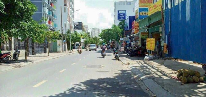 Bán Nhà MT Tây Hòa , Phước Long A , Q.9. DT:220 m2 Giá chỉ 33.5 Tỷ - 2