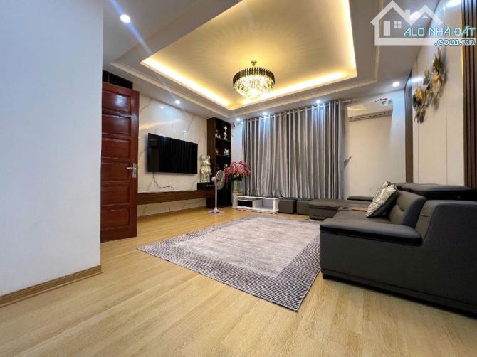 GẤP! BÁN NHÀ PHÂN LÔ PHỐ TRUNG KÍNH LÔ GÓC Ô TÔ 2  THOÁNG KINH DOANH 60M² 5 TẦNG 18 TỶ - 2