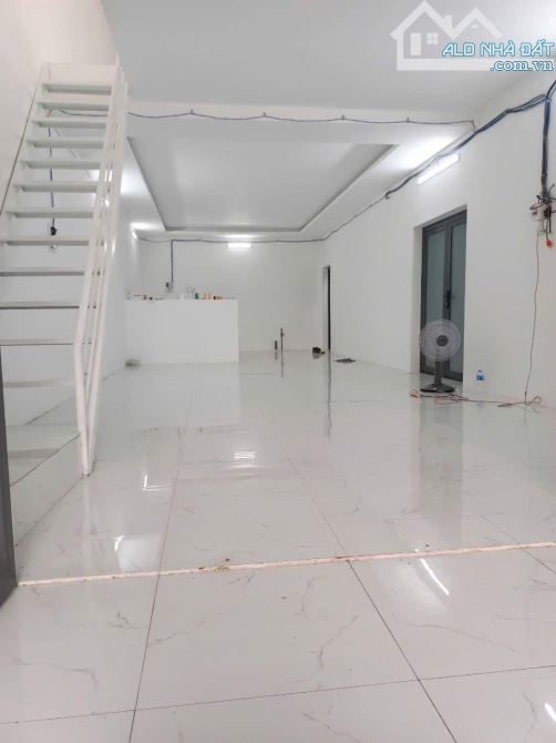 Nhà 130m2 , Ngay Bửu Long , sân xe hơi GIÁ 1 tỷ 3 - 2