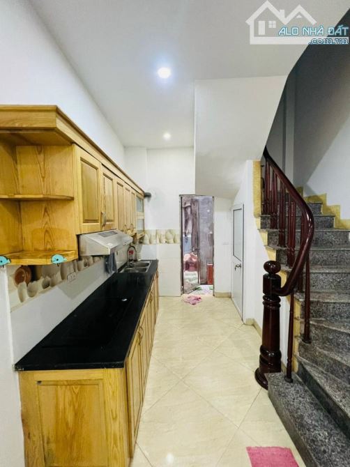 Bán nhà Xuân Đỉnh. DT40m, 5 tầng, MT5m8 Giá 5.7 tỷ. Ô tô đỗ cổng 2 thoáng - 3