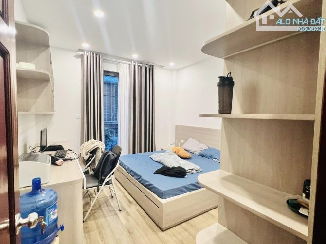 Phân Lô, Ngã 4 TRẦN THÁI TÔNG – NGUYỄN PHONG SẮC, 2 Thoáng Gara OTO 40m2, 5 Tầng, 13.5 tỷ - 3