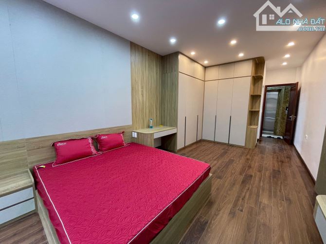 Phân Lô - Nguyễn Khánh Toàn, Công Viên Nghĩa Đô, 50m2, MT 4m, 6 Tầng, Thang Máy 15 tỷ - 4
