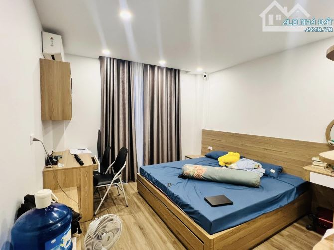 Phân Lô, Ngã 4 TRẦN THÁI TÔNG – NGUYỄN PHONG SẮC, 2 Thoáng Gara OTO 40m2, 5 Tầng, 13.5 tỷ - 5