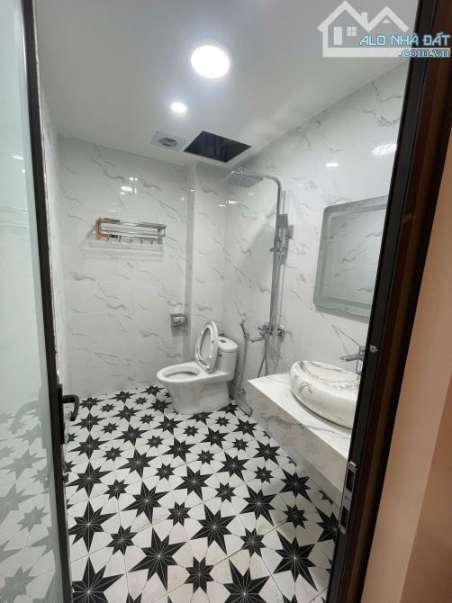 Phân Lô - Nguyễn Khánh Toàn, Công Viên Nghĩa Đô, 50m2, MT 4m, 6 Tầng, Thang Máy 15 tỷ - 6